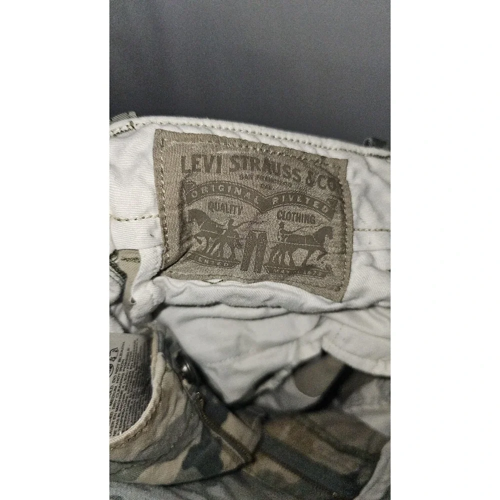 2013 Levi's Woodland Camouflage Cargo Pants Green 30x28 Utility‎ Streetwear Camo